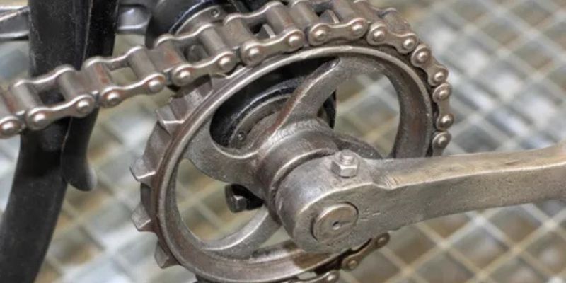 Kiểm tra và thay thế xích khi cần thiết